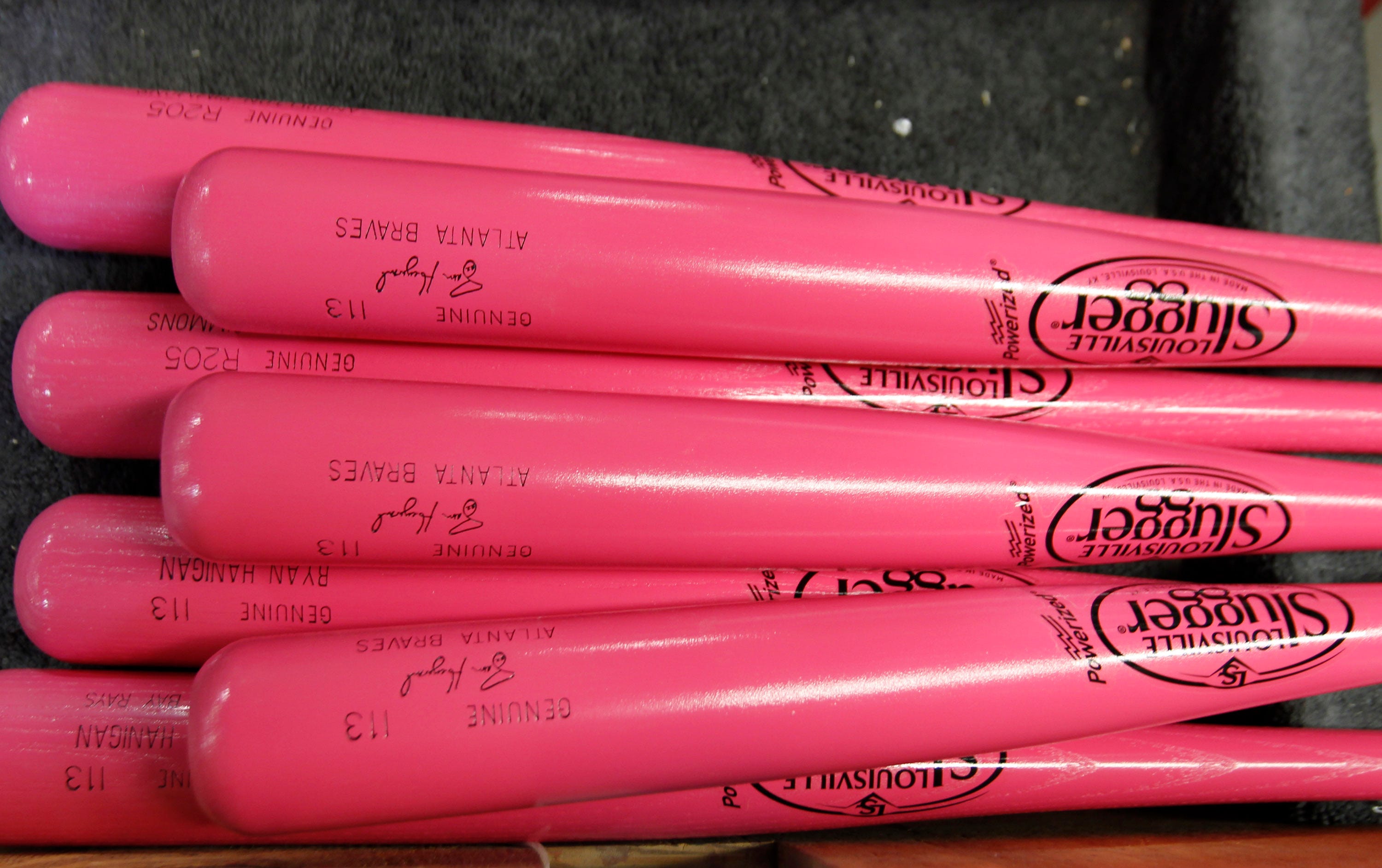mlb pink bats